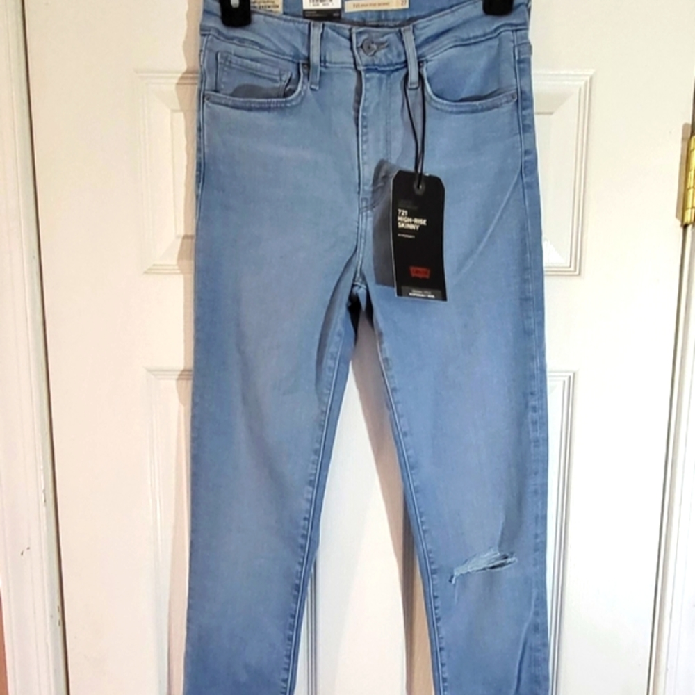 Levi's 721 High-Rise Skinny Jeans